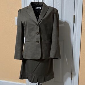 Tahari Women's brown  Blazer and Skirt Set
